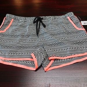 NO Boundaries Black & White Shorts